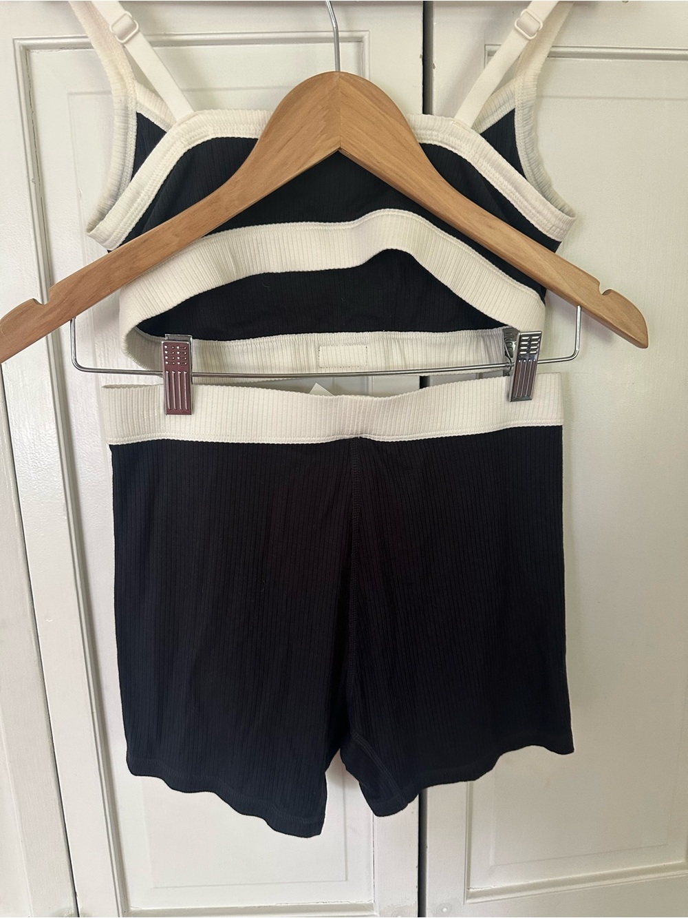 UGG Black and Cream Ribbed Crop Tank & Short Set - Picture 4 of 5